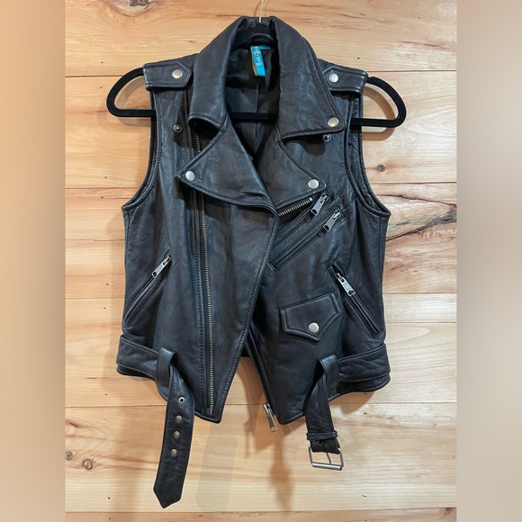 Truth + Pride Black Leather Motorcycle Vest Size M - Picture 1 of 12